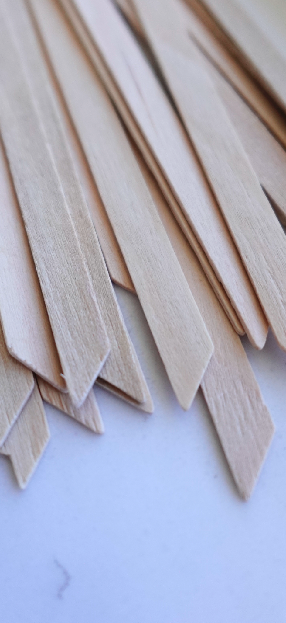 SLANTED WOODEN WAX STICKS. (100PCS)