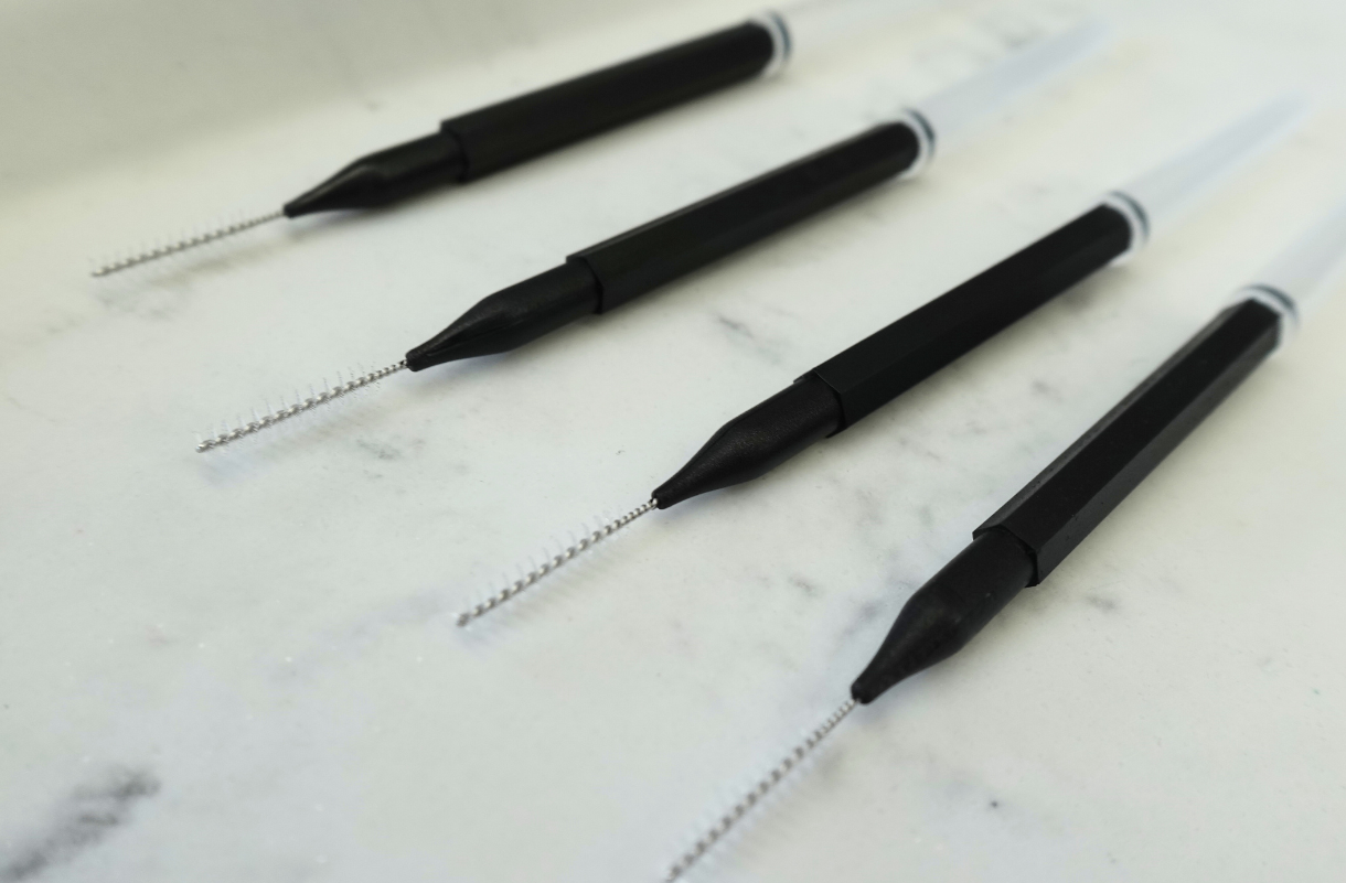 MINI BRISTLE LAMI BRUSH